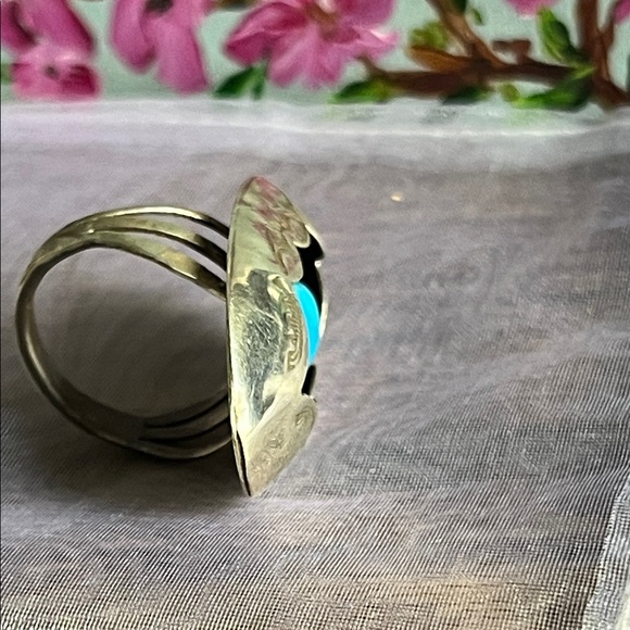 Vintage size 8 1/2 ring with Turquoise Stone - Picture 3 of 4
